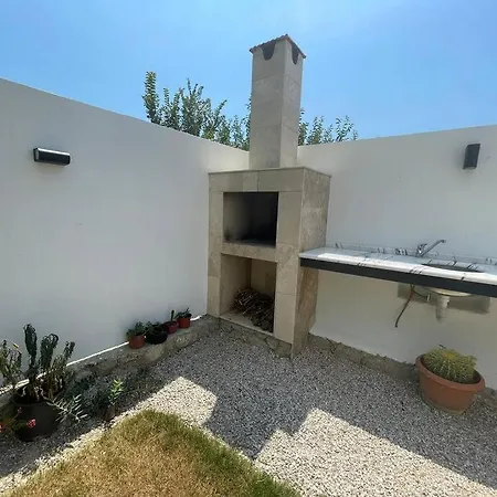 Oezguel Villa Kas